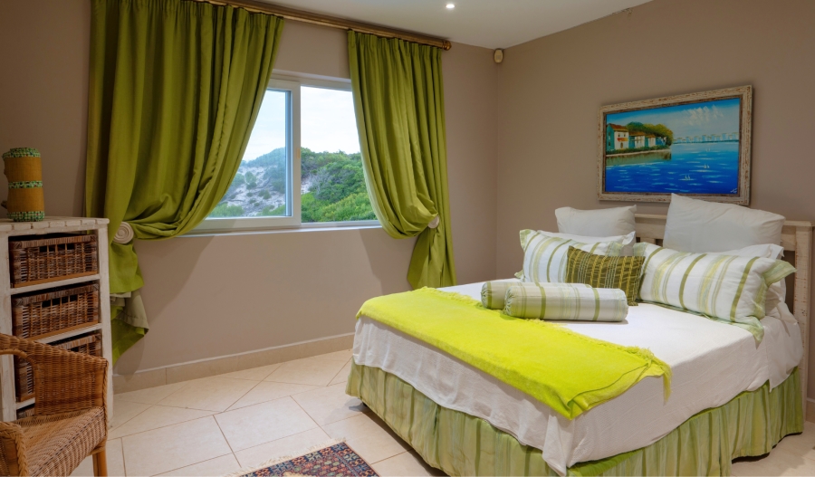 5 Bedroom Property for Sale in Paradise Beach Eastern Cape